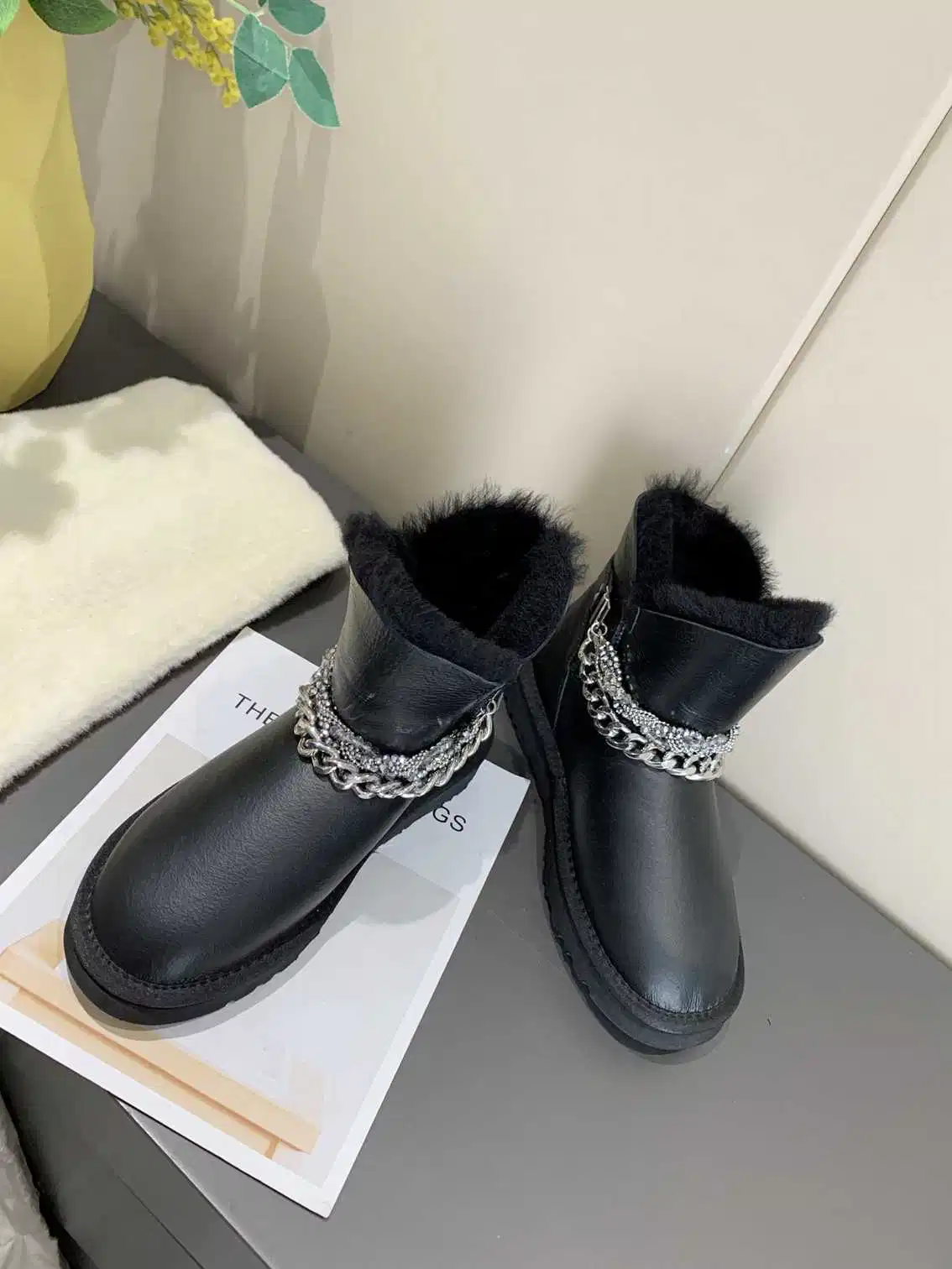 Black Leather Snow Boots Women&prime; S Shoes Chain Lady Shoes