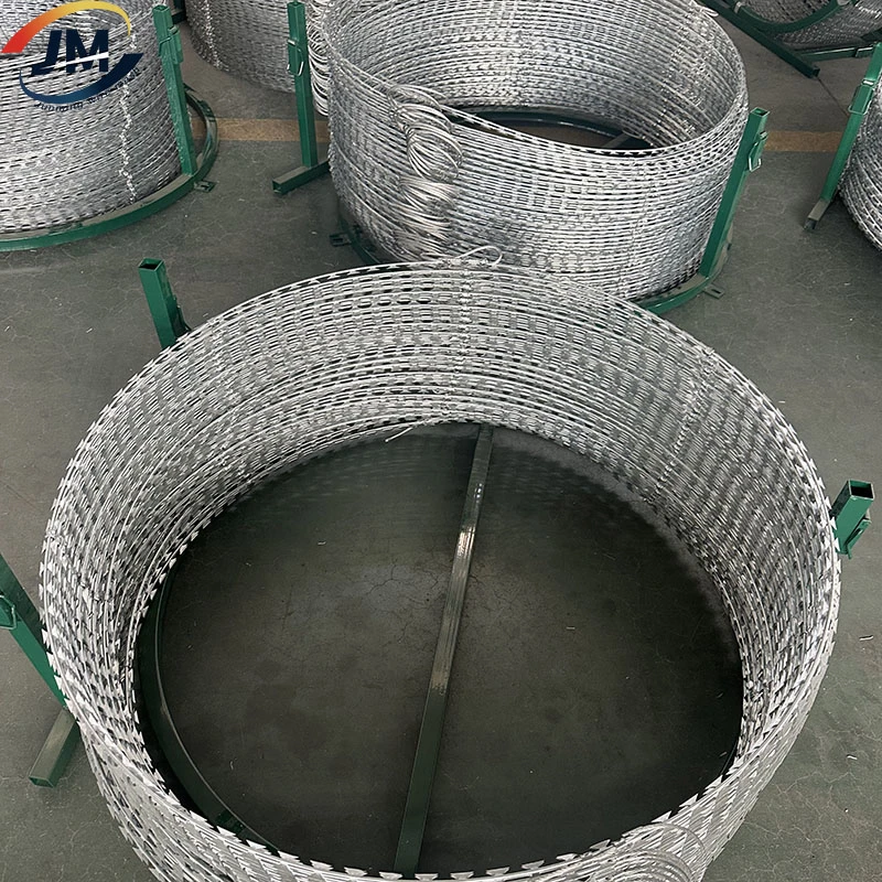 Preço competitivo 33 Circle Cbt-65 Aço Inoxidável/Médios quente chapa galvanizada Lâmina cerca de arame farpado