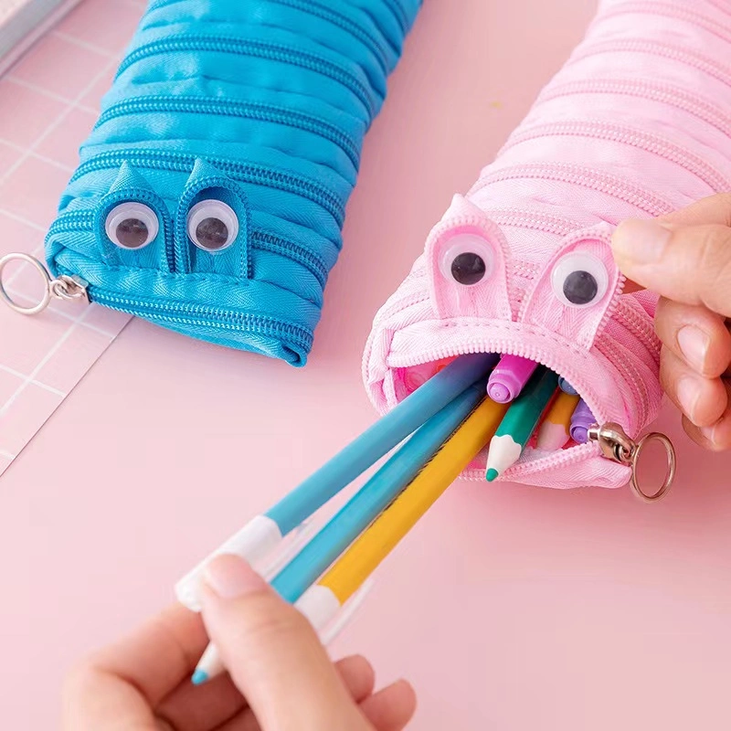 Ruunjoy Großhandel/Lieferant Cute Caterpillar Monster Zipper Bleistifttaschen Case Student Große Kapazität Kinder Bleistifttasche Schreibwaren Box