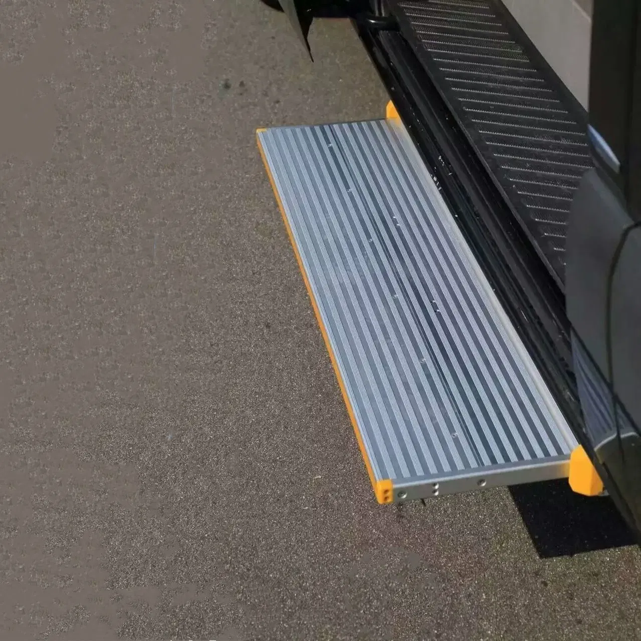 Electric Sliding Steps for Vans with Capacity 250kg