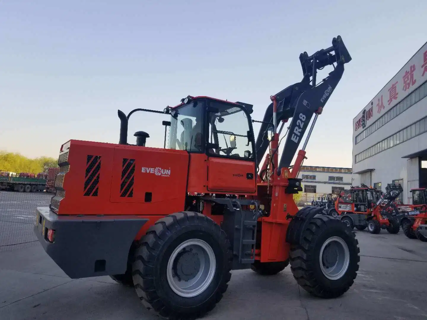 Er28 2.8Ton Everun frontal pequeña cargadora de ruedas agrícolas articulado