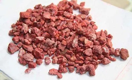 Ore natural de sulfuro (nombre químico: HGS), Rojo brillante, con un brizdo de diamante a brillo metálico, perteneciente al sistema Cristal Tripartito