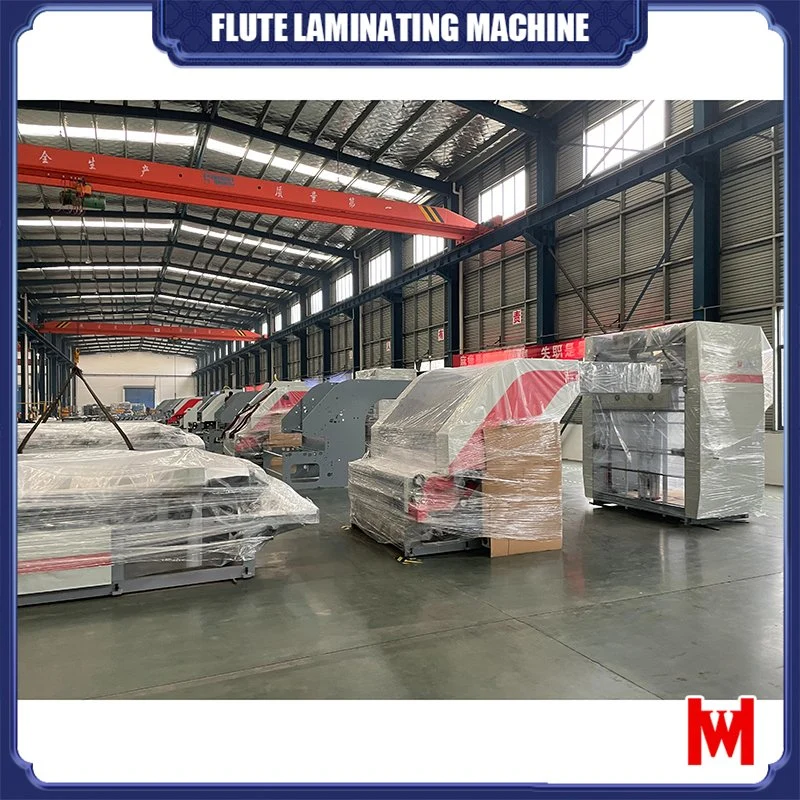 Laminage automatique de carton ondulé à cannelure