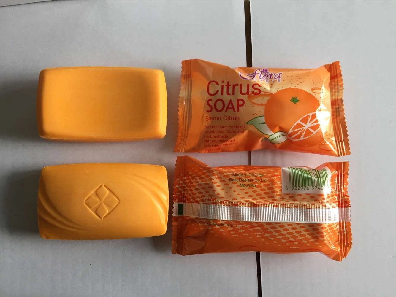 Bath Soap in Plastic Box for Daily and Toilet Using