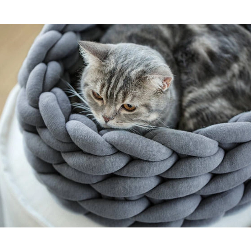 Sleep Cozy Machine Washable Material DIY Rough Hand Knitting Bed Blanket Dog and Cat House