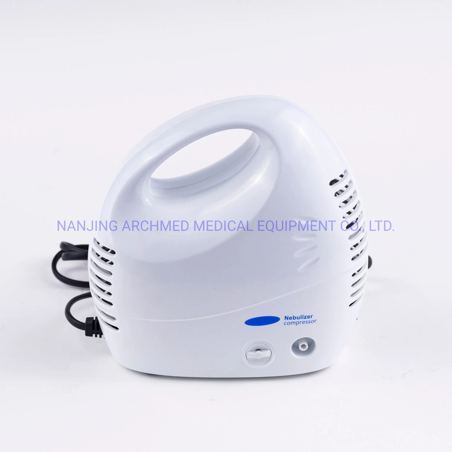 Equipamiento Aire Medicial comprimiendo el nebulizador Atomizer