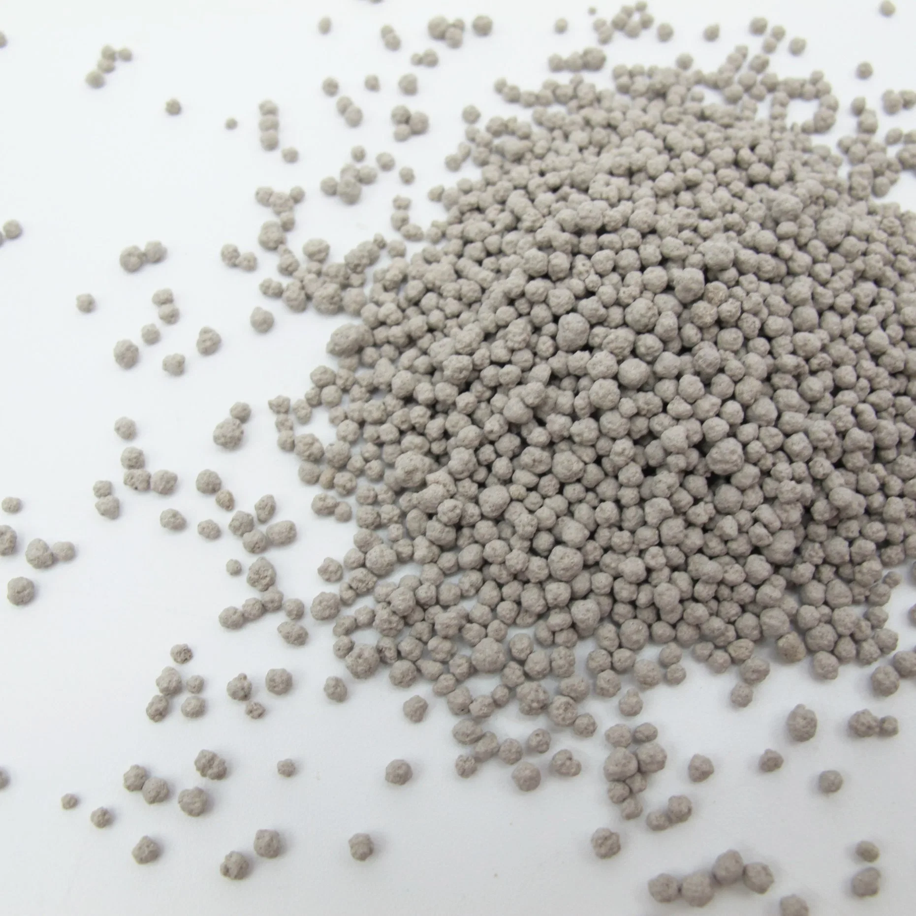 Superior Quality 1-3.5mm Dust-Free Flushable Bentonite Cat Litter Clay Pet Product