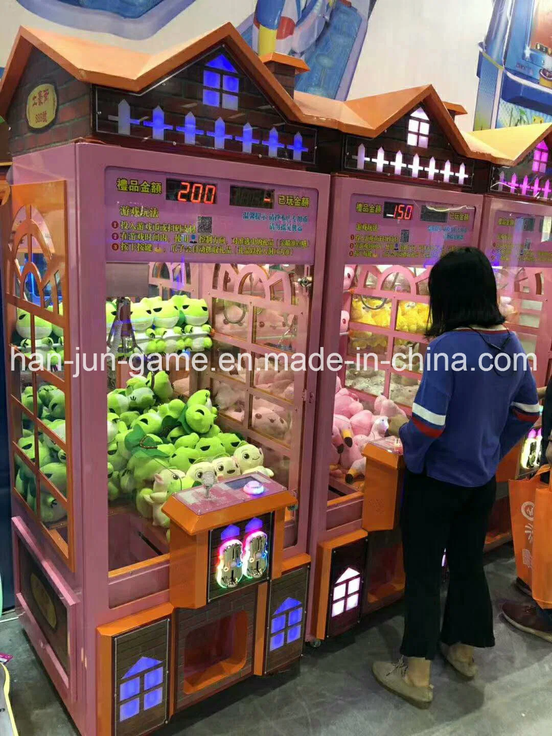 The Luxury Villa Toys/Doll Crane Gift /Prize Game Machine with Metal Cabinet