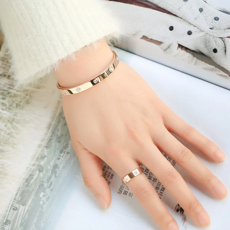 Skylark Fashion Jewelry Crystal Stainless Steel Love Screw Bracelets