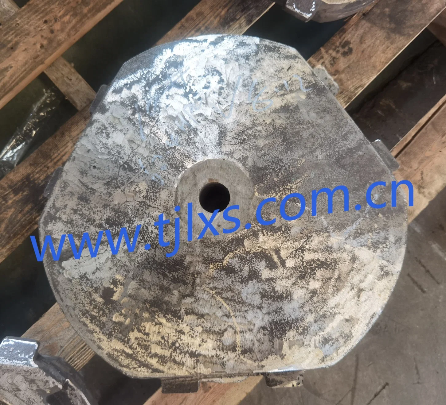 Wholesale/Supplier High Chrome/Manganese Steel Vertical Shaft Mining Crusher Wear Plate Casting Cr26+