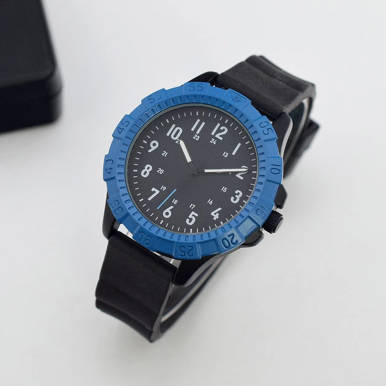 Custom Men's Sporty Watch Quartz Plastic Watch Boys' Watch