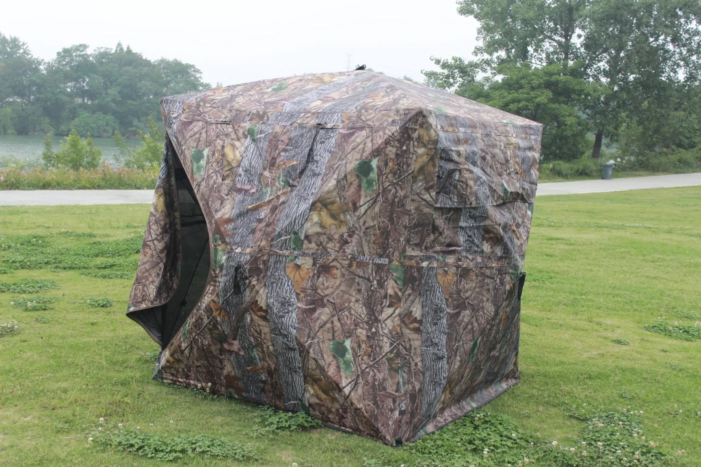 Dandelion Outdoors Hunting Black-Backed Camo Prevue Ground Blind Tent