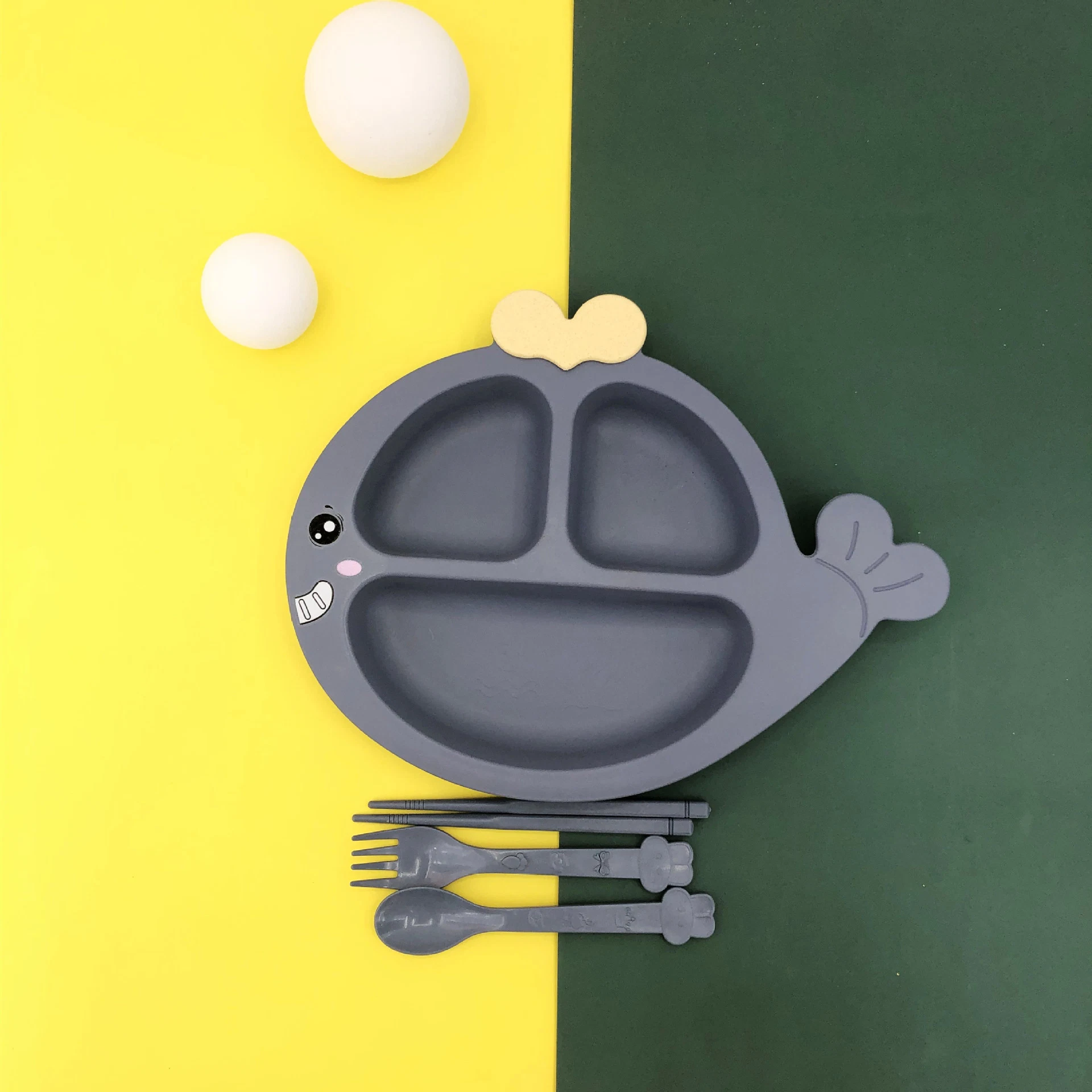 Custom Design Silicone Baby Feeding Set Whale Suction Plate Bowl Spoon Fork with Silicone Straws Silicone Tableware for Children