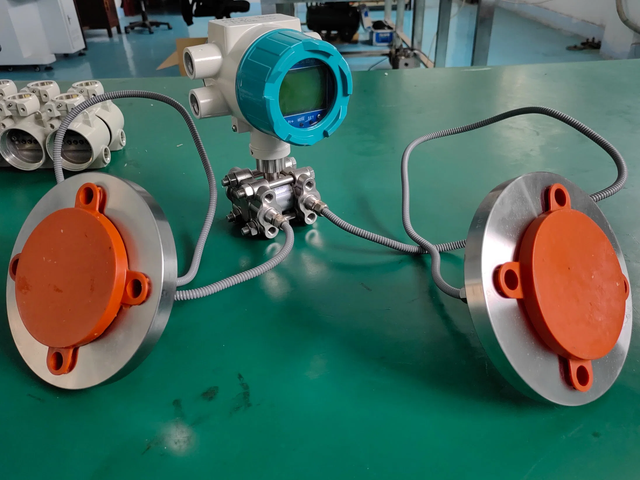 Double Flange Transmitter for Measuring Liquid Level in Sealed Tank