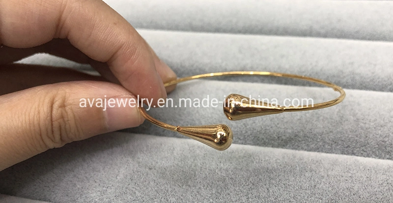 Abrir el brazalete en forma de aleación con hojas de coco