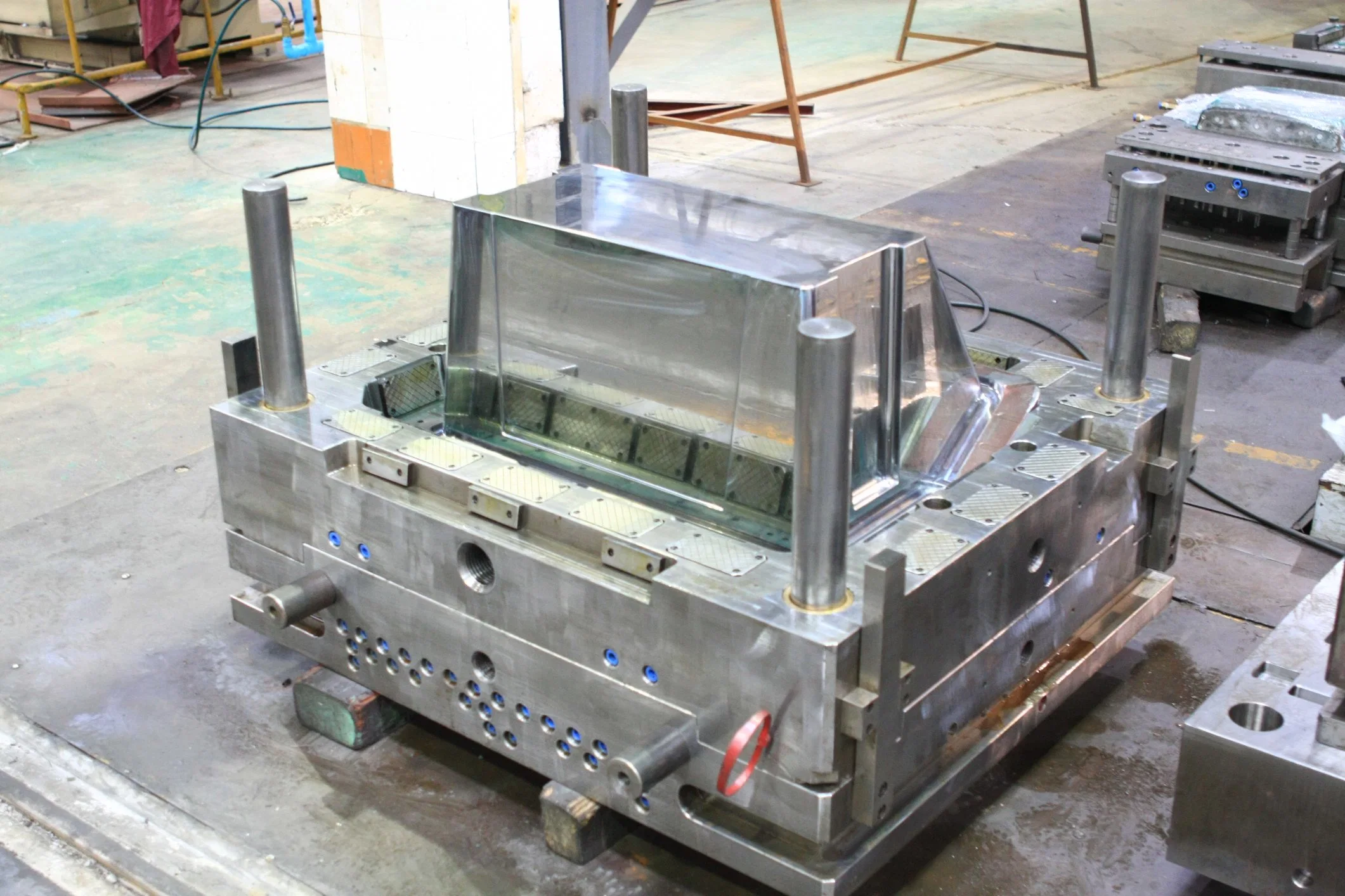 Good Price Hot Runner ISO Approved Used Second Hand Plastic Chair Injection Fridge Mould