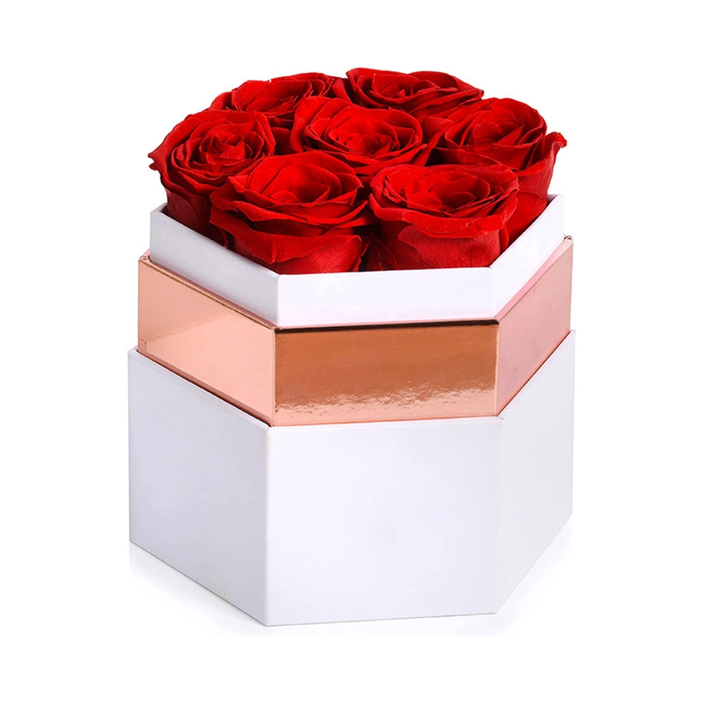 Cadeau de luxe pour la Saint-Valentin avec 7 roses éternelles dans une boîte cadeau.