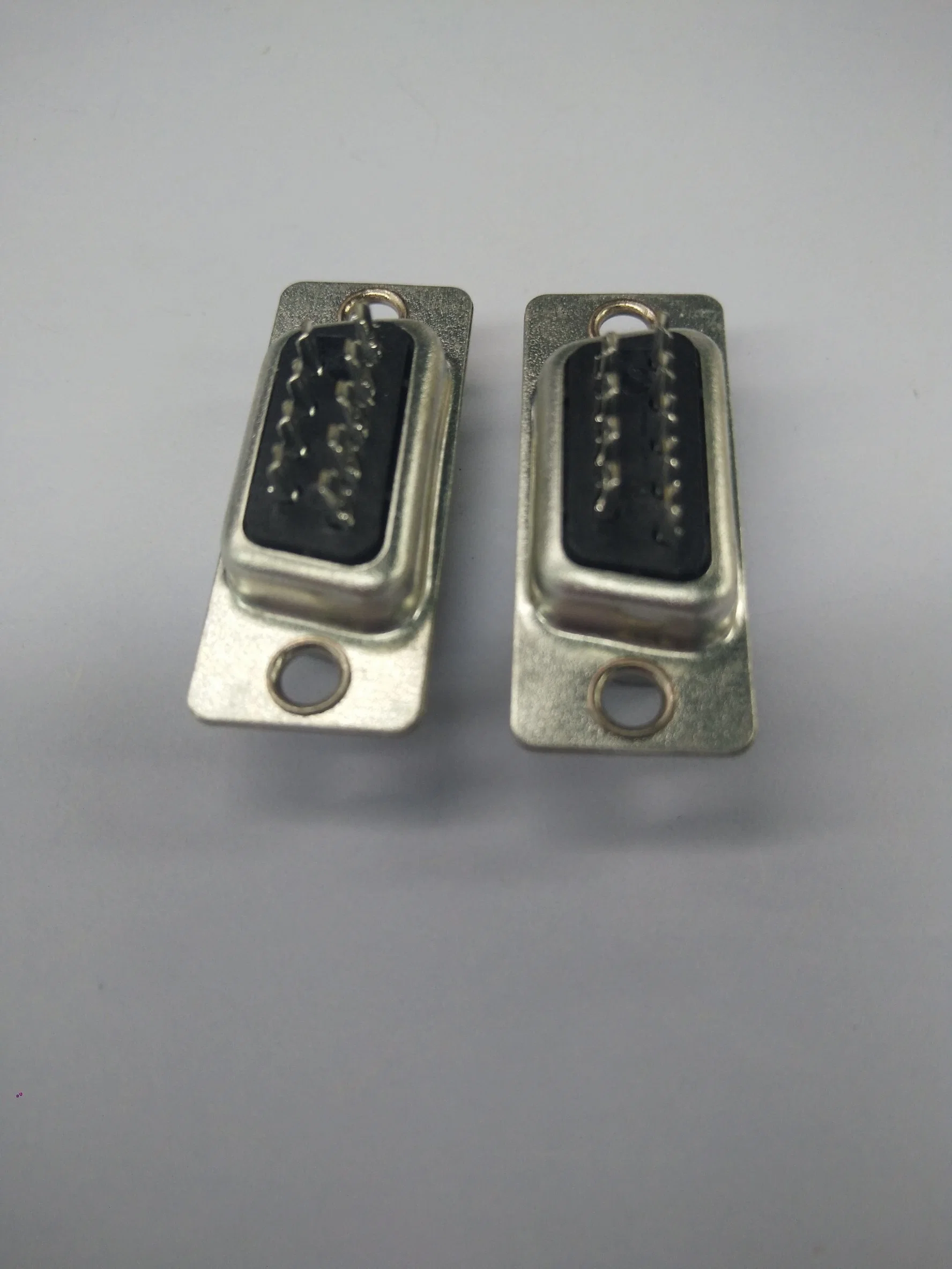 9 Pin ISO Standard Solder D-SUB Plug Supplier with Fish Spear