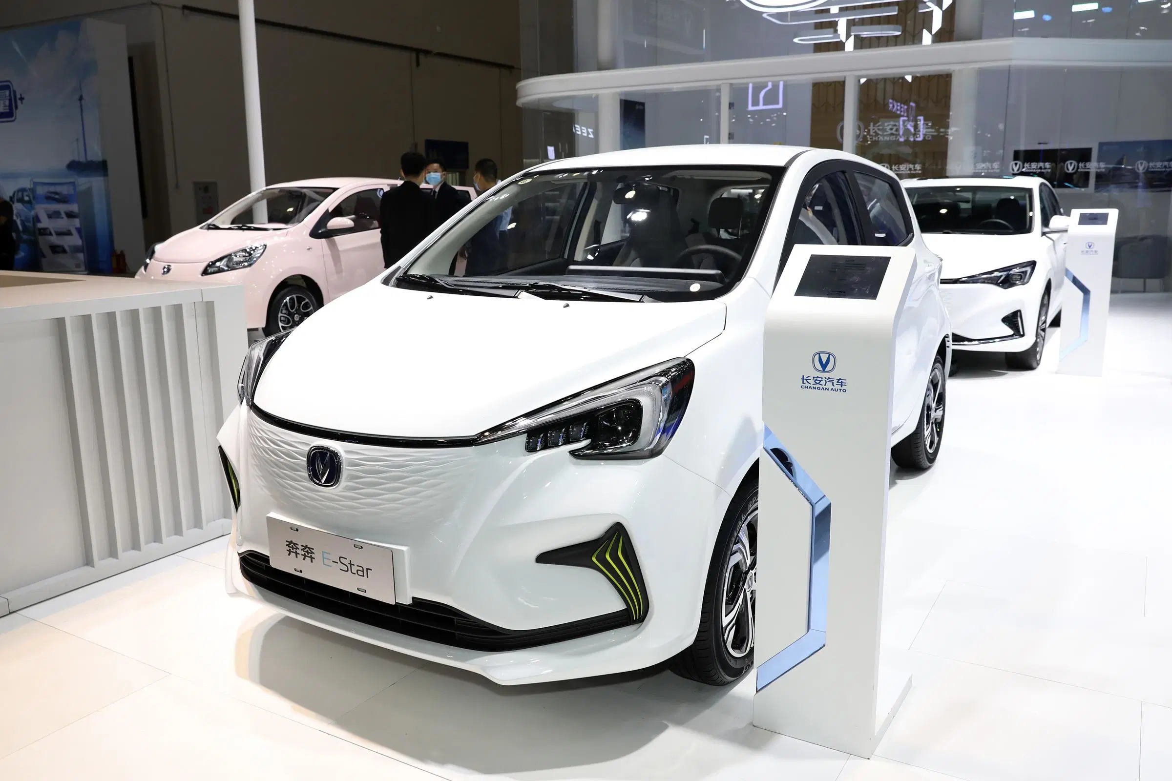 Changan Coche Usado 2022 Mini Vehículos Eléctricos de Alta Velocidad Baratos Conducción a la Izquierda Nuevo Auto Changan Benben E-Star Precio Barato Automóvil Eléctrico EV en Stock.