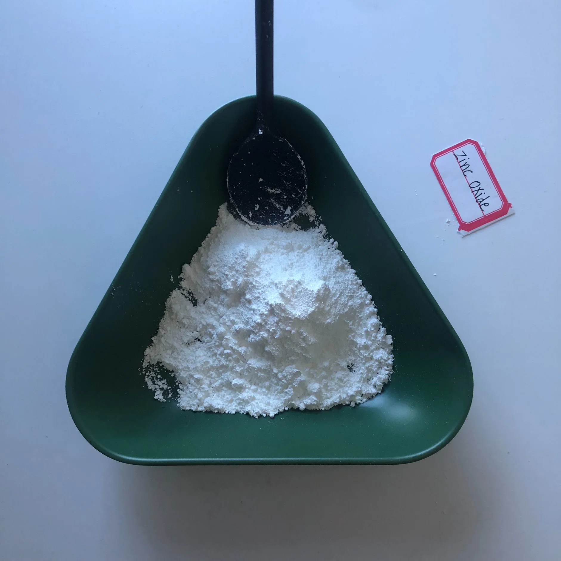 Factory Supply Nanoparticle Zinc Oxide Powder Price CAS 1314-13-2