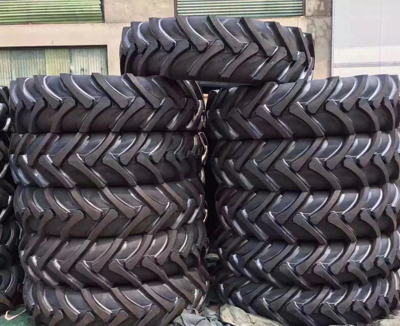 Farm Tyre, Tractor Tyre, Agricultural Tyres with 11.2-24, 12.4-24, 14.9 -26, 11.2-28, 12.4-28, 14.9-30, 14.9-38, 16.9-28, 16.9-30, 18.4-30