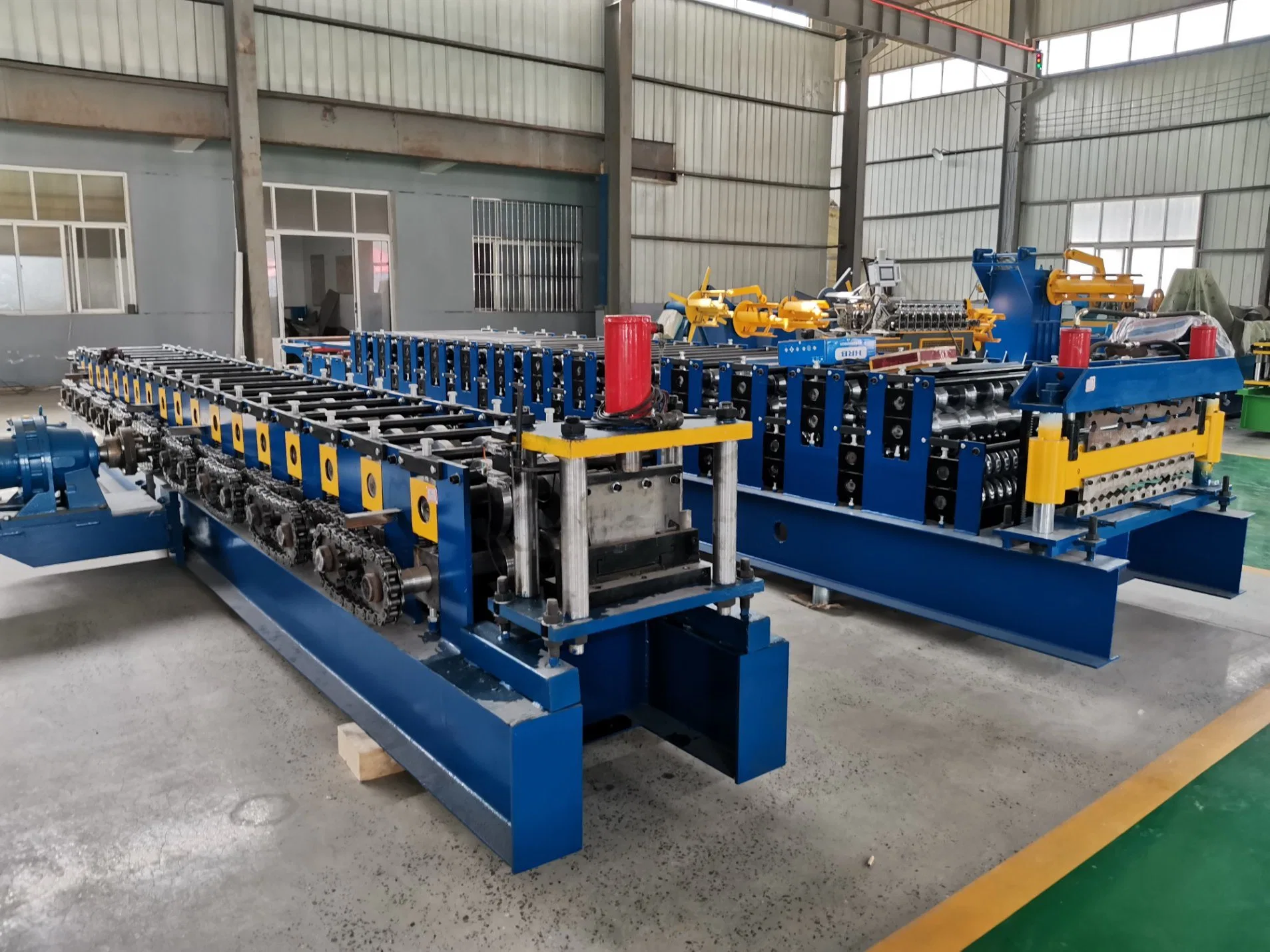 Hot Rolled Coil Metal Roof Panel Roll Forming Machine Steel Profile Roller Shutter Door Gate Frame Shaping Machine