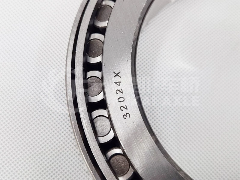 Auto Bearing 32024X 06.32498.0063 Tapered Roller Bearing for Sinotruk Taper Roller Bearing