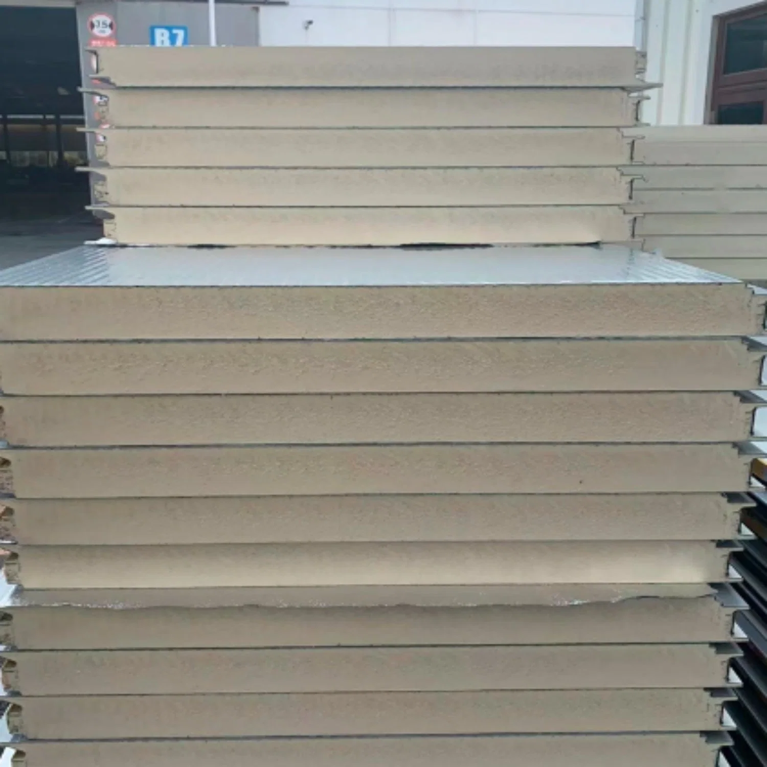 Construction Material EPS/PU/PUR Sandwich Panels for Wall Roofing Coldroom