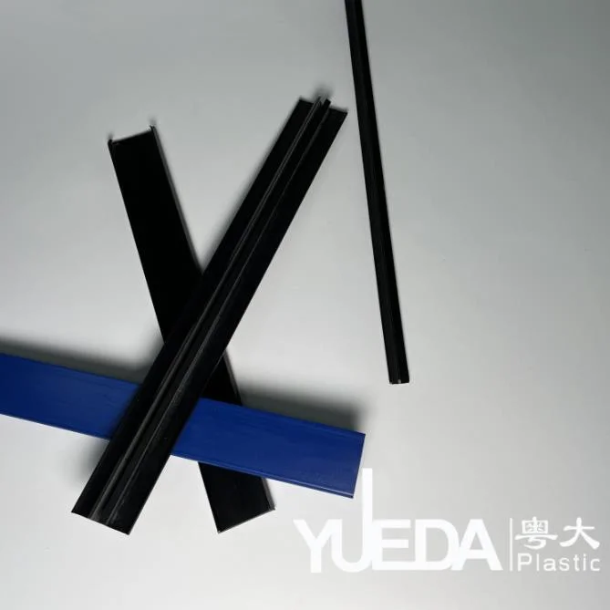 Plástico Yueda UPVC Perfil Perfil de extrusión de plástico en forma de T para materiales de construcción