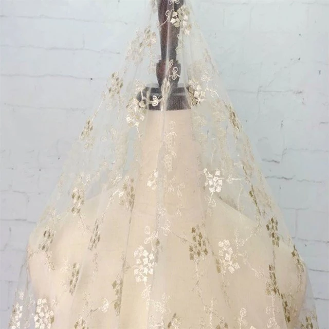 الخيط الذهبي ذو التصميم الرائع قماش التطريز لحفل الزفاف