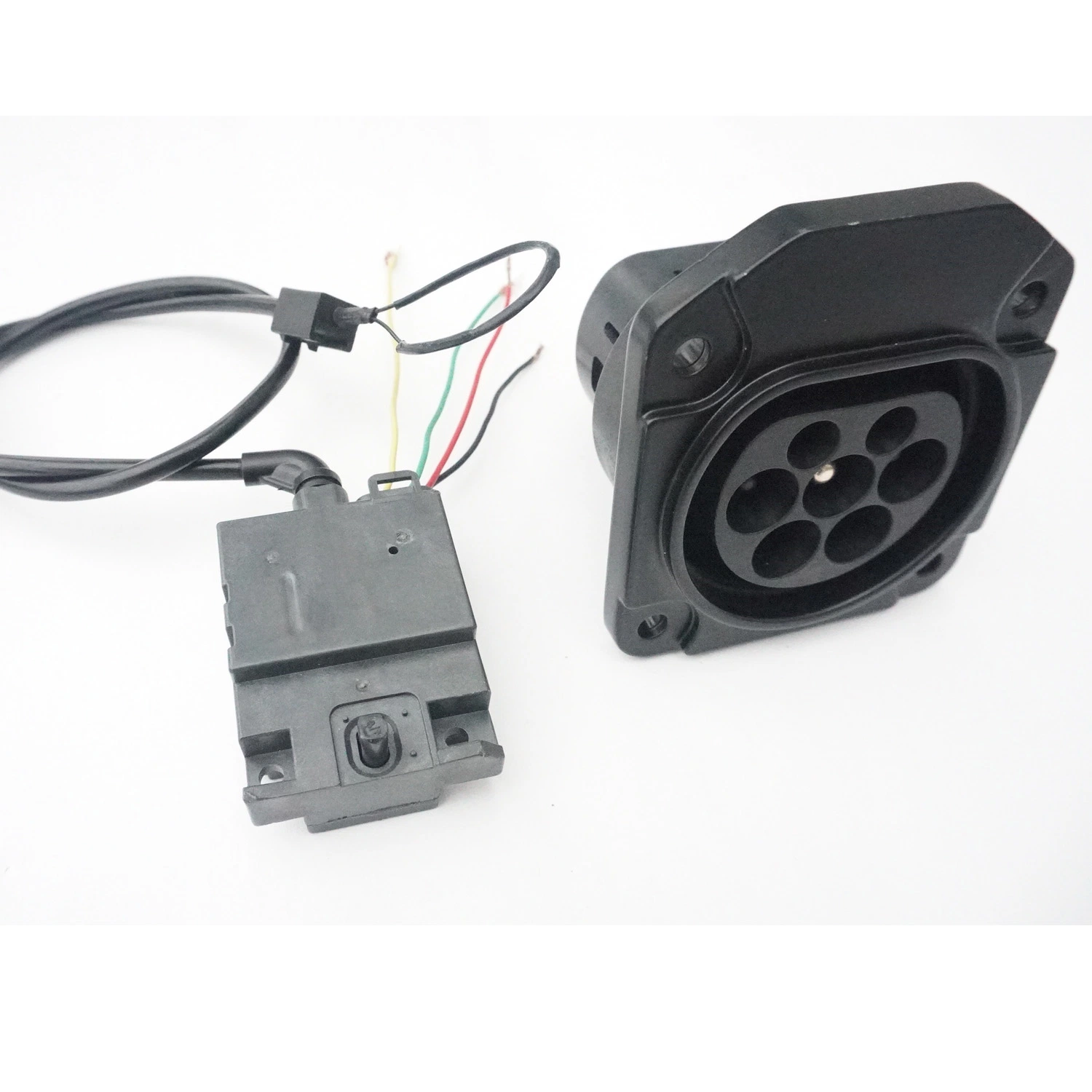 IEC 62196 European Standard 16/32A 250V/380V EV Charging Socket Products Meet The Protection Requirements and Provide Power Transmission