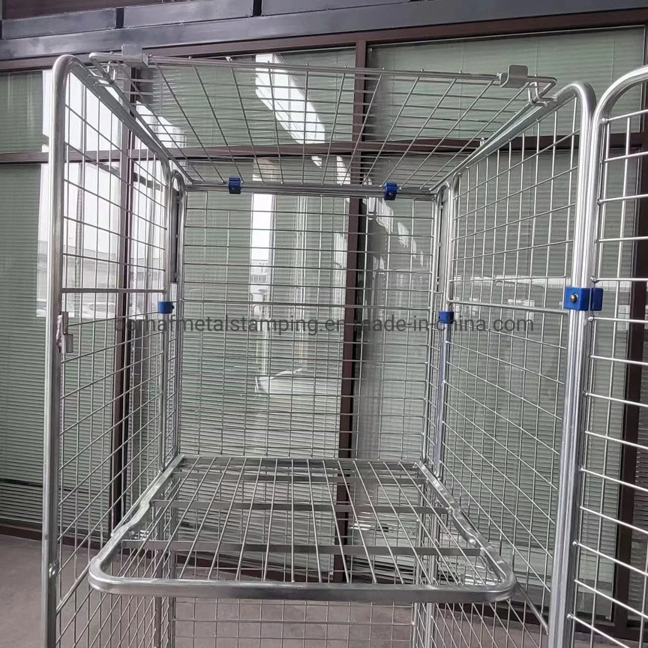 Heavy Duty Steel 4 Sides Folding Welded Nesting Wire Mesh Shelf Collapsible Full Security Roll Container Cage Logistic Trolley for Storage Logistics Transport