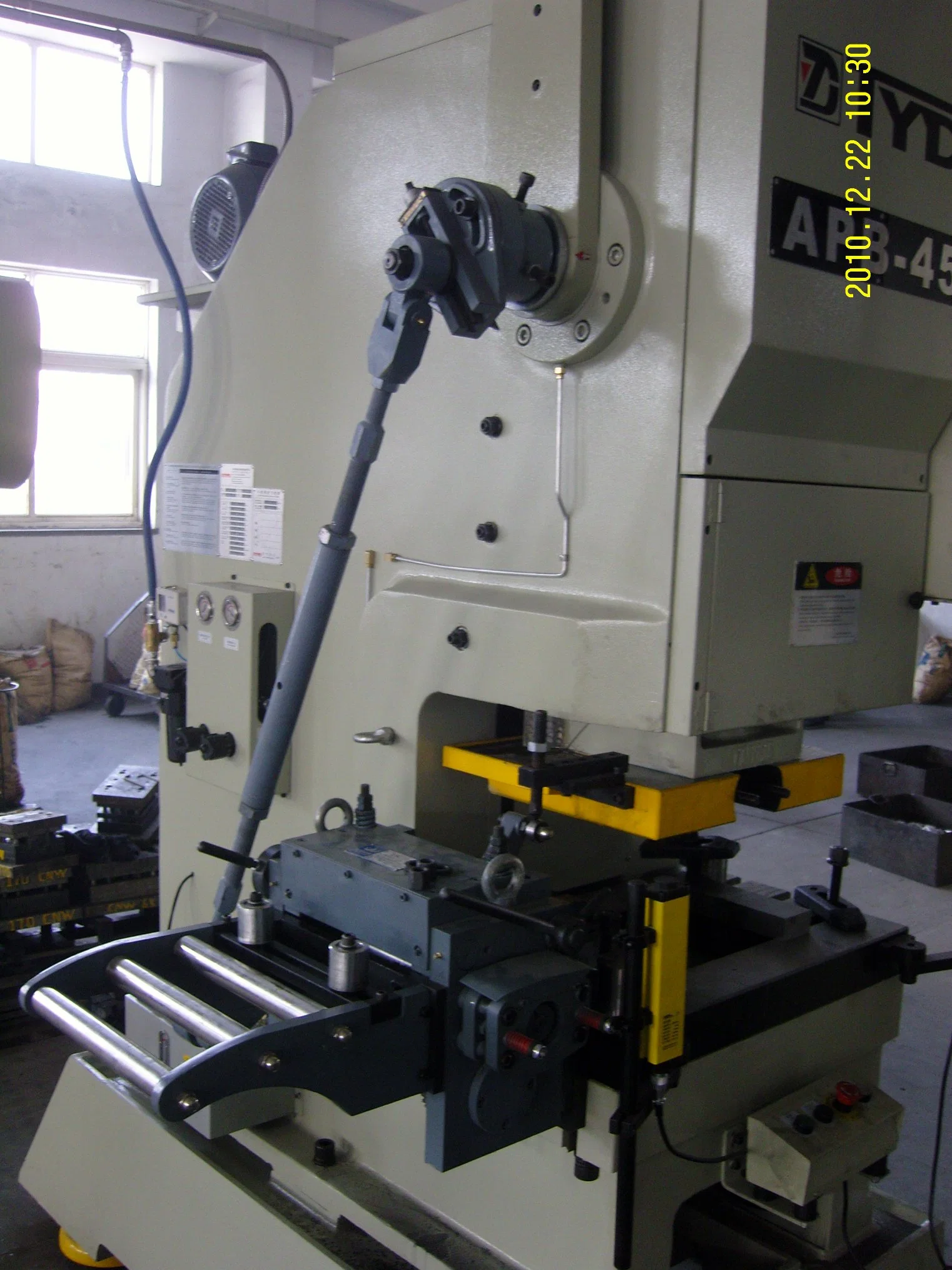 High Precision Sheet Metal Hardware Hole Punching Stamping Machine