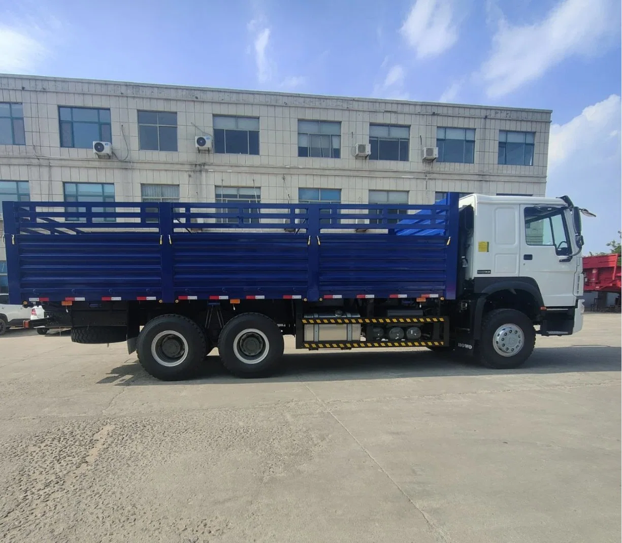 El mejor precio Cnhtc Sinotruk 400CV HOWO Camión de carga en Etiopía, Somalia Djibouti