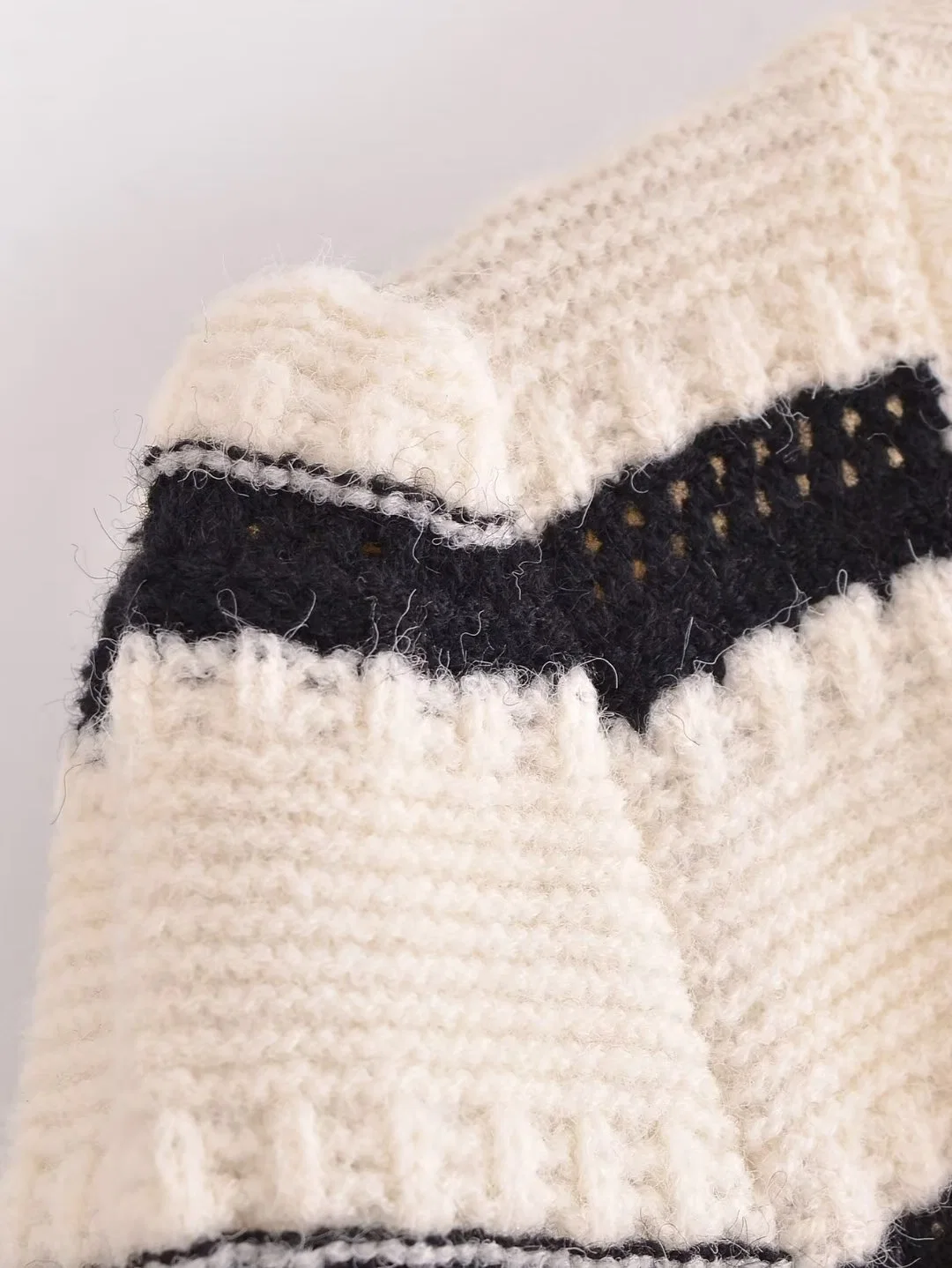 PB&amp;Za Frauen Großhandel Neue Strickpullover mit gestreiften Puff-Ärmeln