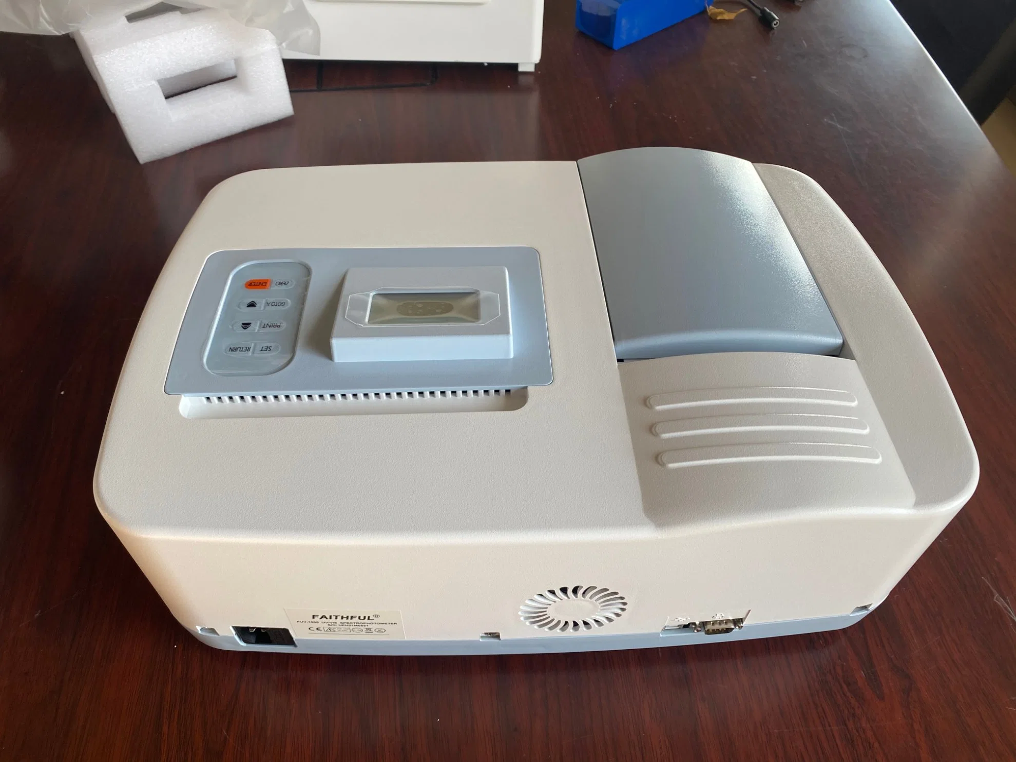 Fuv 1000 Spectrophotometer for Chemical Analysis Laboratory UV/Vis Spectrophotometer