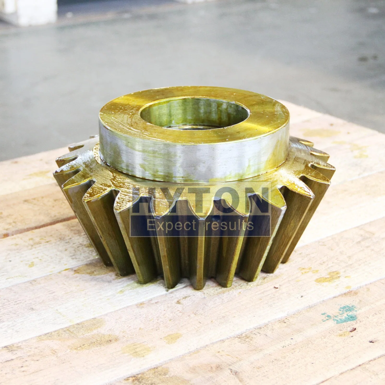 Multi-Cylinder Cone Crusher Spare Parts HP200 Crown Wheel Gear and Pinion for Mining Industry