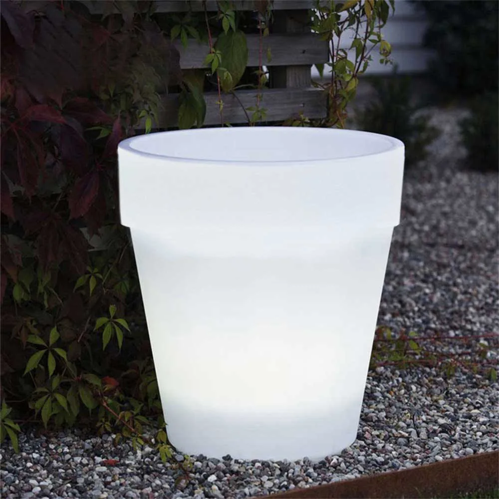 New Arrival Solar Powered Plastic Plant Pots LED Garden Night Light Outdoor Flower Pot Modern Yard Decoration Waterproof IP44