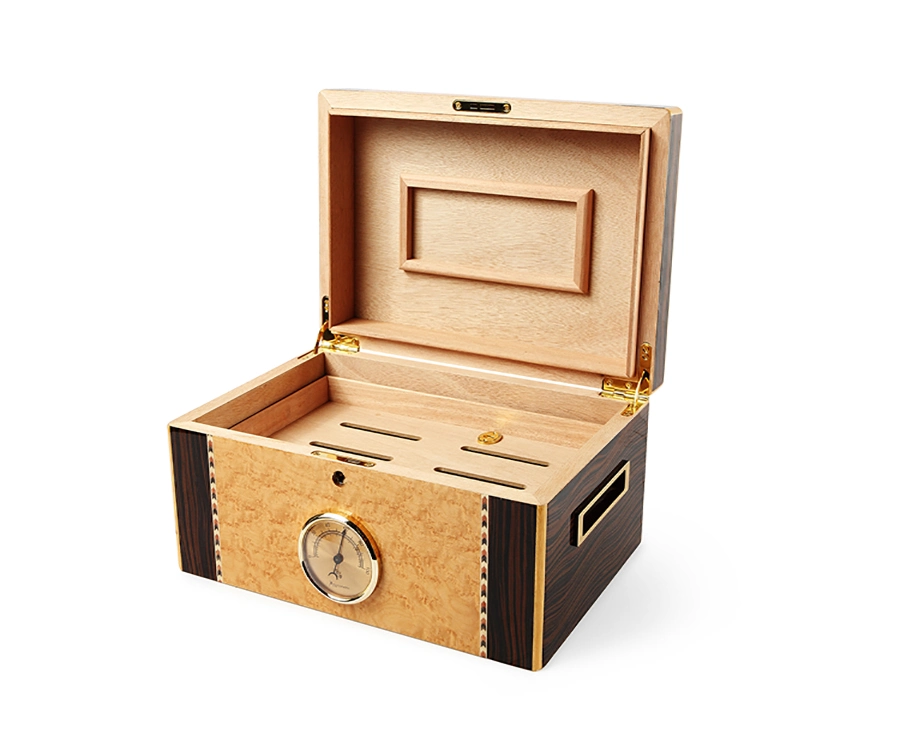 Mayorista de la fábrica de lujo de personalización avanzada duradera madera de cedro caja de puros Humidor Caso