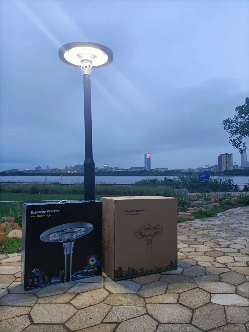 Ukisolar el ahorro de energía solar impermeable al aire libre Jardín de Luz LED lámpara de la calle con baterías LiFePO4