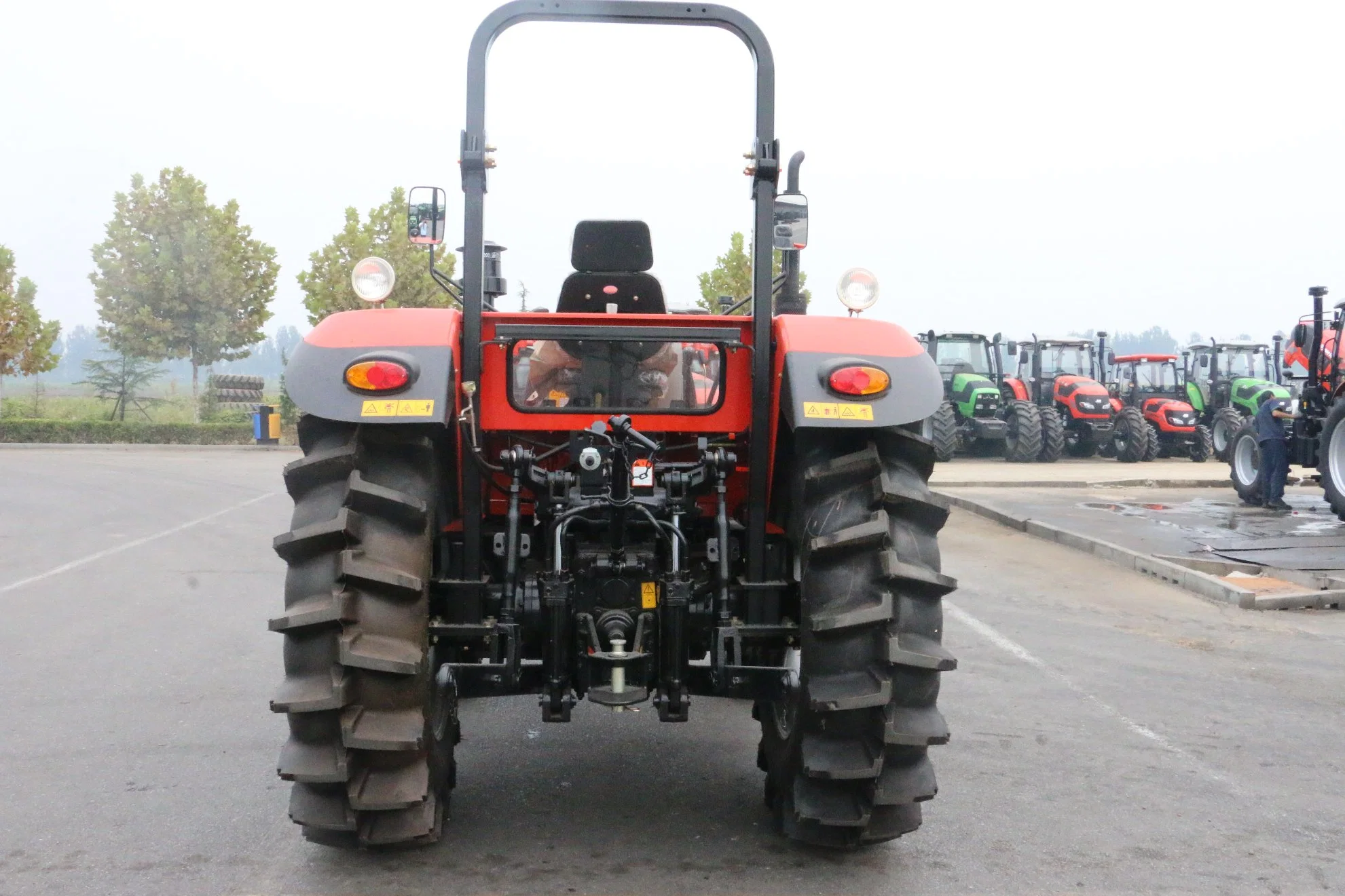 / Tractor agrícola Tractor corta de 100 CV (FL1004) con el arco de seguridad