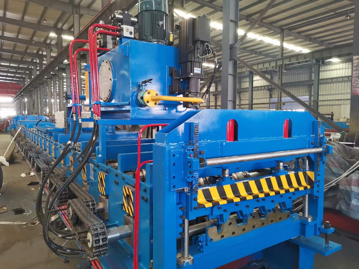 980 Shaped High Strength Bearing Steel Structure Floor Decking Cold Roll Forming Machine