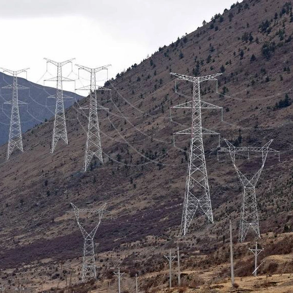 Ligne de transmission d'électricité à haute tension en acier d'angle de structure de tour de 10 kV à 500 kV.