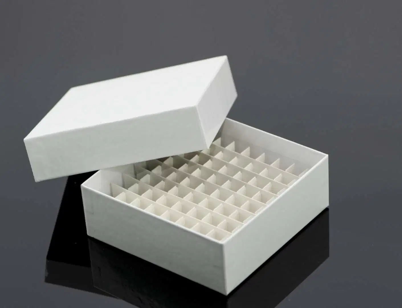 ID-Color Cardboard Freezer Boxes, with PP Dividers, 2 Inches, 81 Well, White, 5 PCS/Bag	10 Bags/Case. CE, ISO Certified.