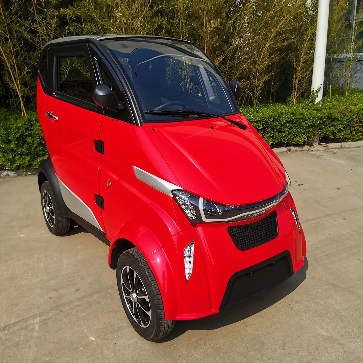 L6e Approved 4 Wheel Electric Step Car for Elderly People