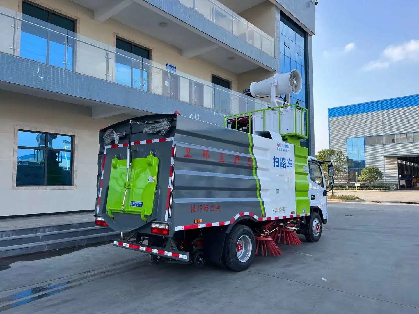 Pressure Vacuum Road Cleaning Street Sweeper Truck Clean Water Tank 2500L Waste Water Tank 3000L High Pressure Road Washing Truck