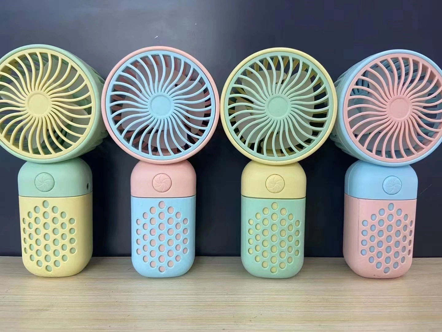 Nuevos Productos Mini portátil práctico Ventilador de batería portátil Mini Ventilador eléctrico