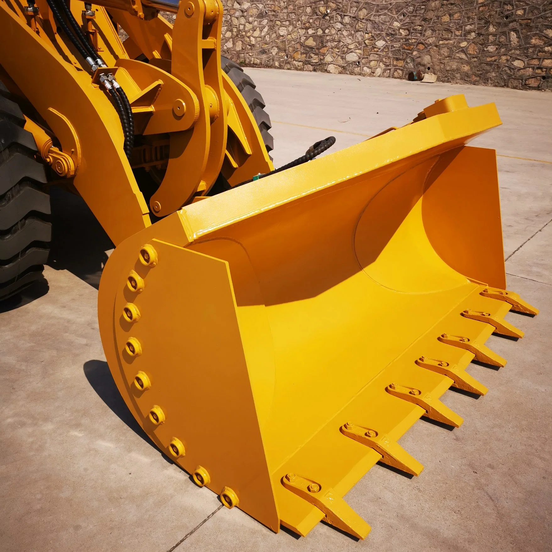 Good Mobile Loaders Mechanical Control with 1.7 Cubic Bucket in Mining Equipment