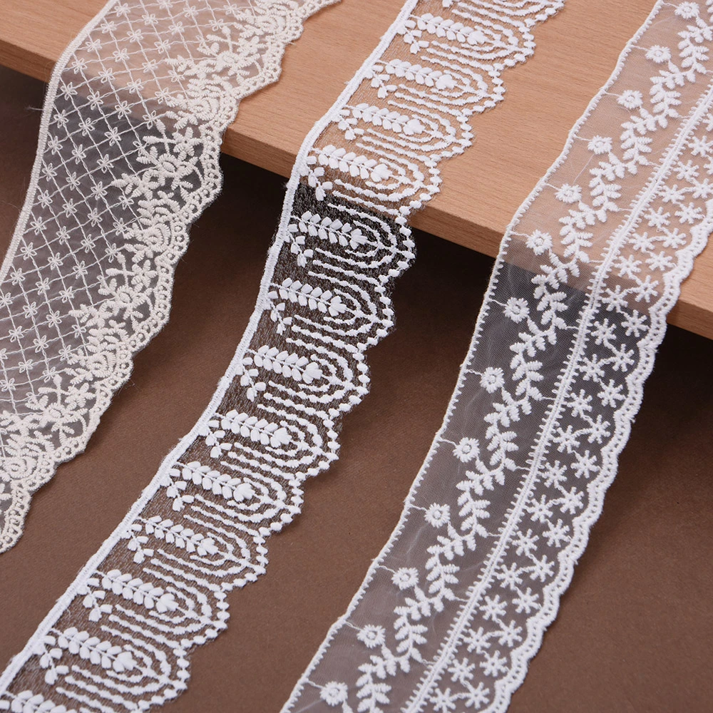 Manufacturer Wholesale/Supplier Cheap Polyester Cotton Embroidery Lace Trimming for Dress