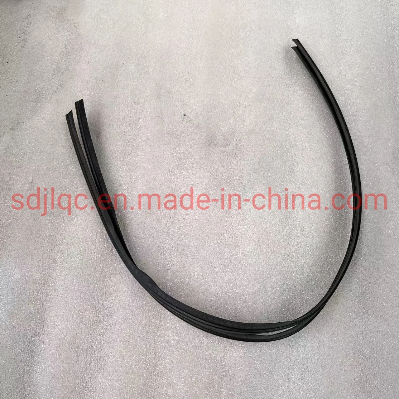 Hot Selling HOWO Spare Parts Sinotruk Sitrak C7h T5g T7h 810W96121-0156 Column a Outer Trim Panel Sealing Strip